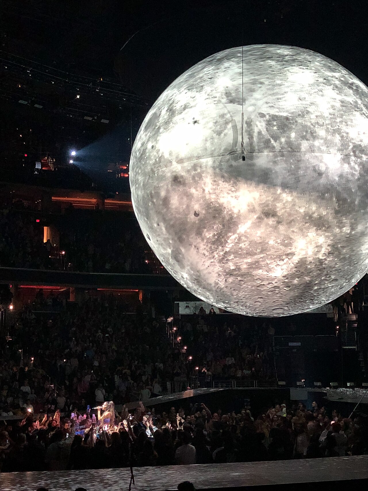 Ariana Grande — Ariana Grande on the 2019 Sweetener World Tour